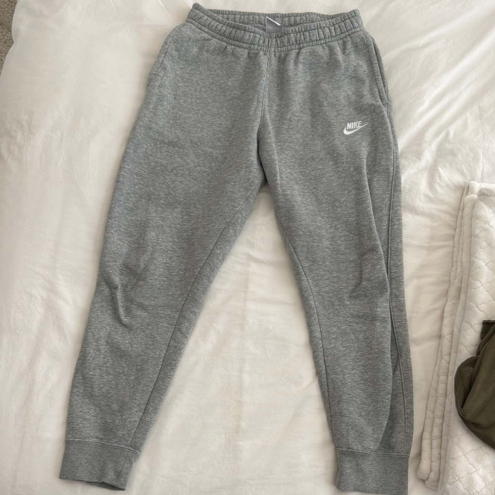 Nike men’s Grey Sweatpants